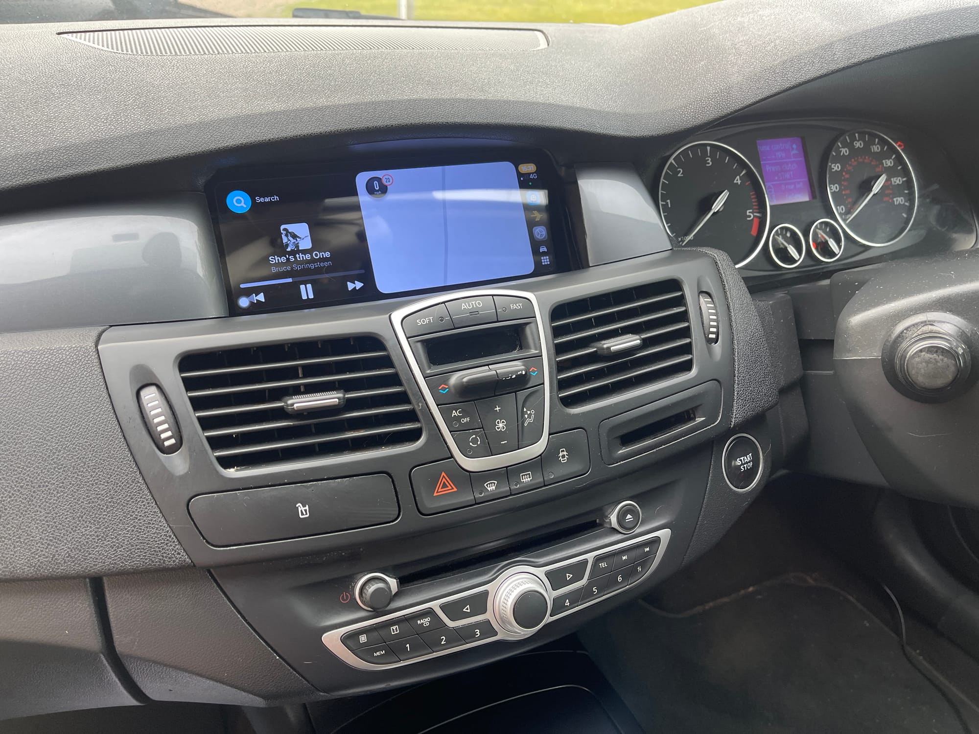 Cars - Retrofitting CarPlay - Renault Laguna Coupe